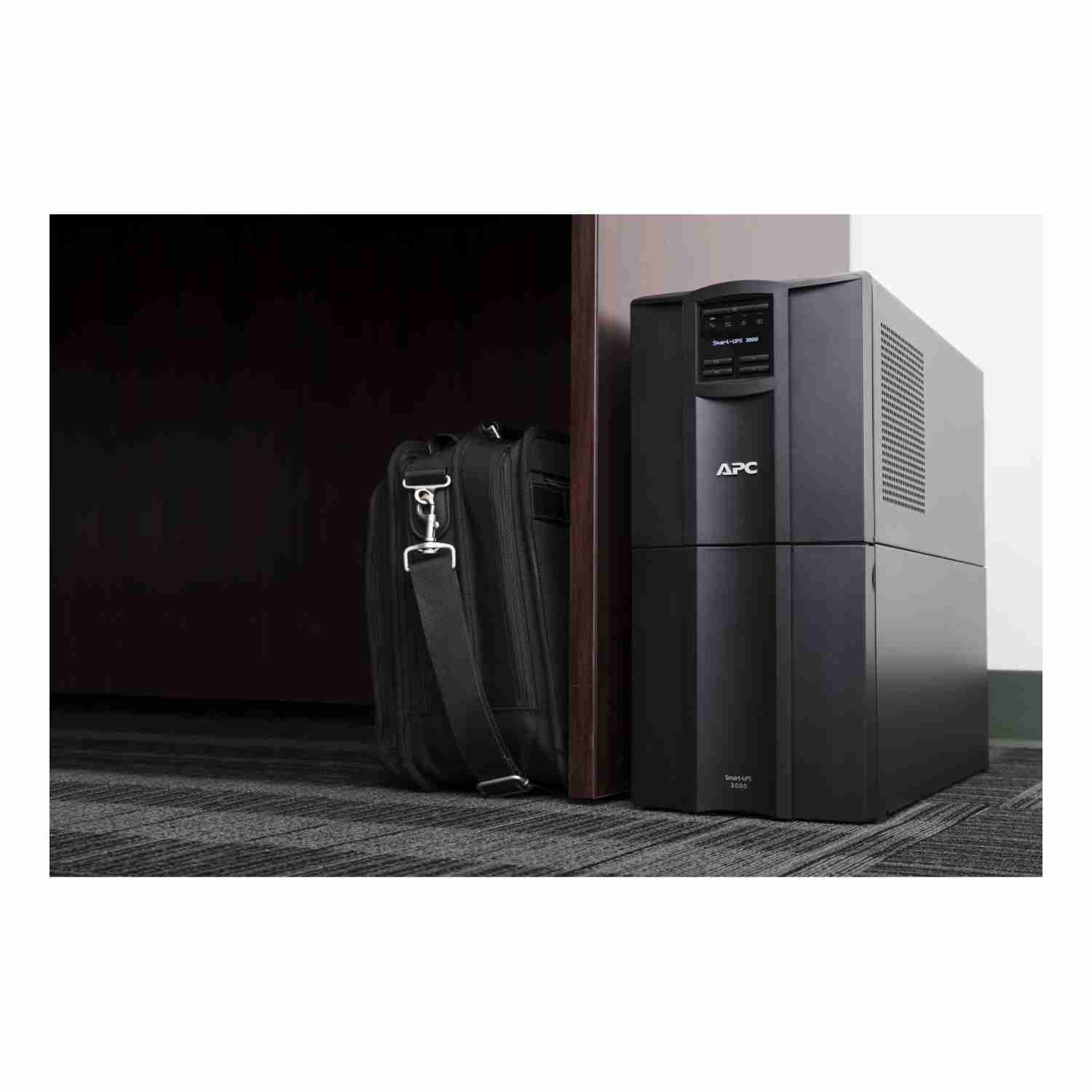 APC SMT3000IC Smart UPS 3000VA LCD 230V with Smart Connect