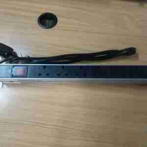 6 Way Power Distribution Unit - PDU Uk Metallic